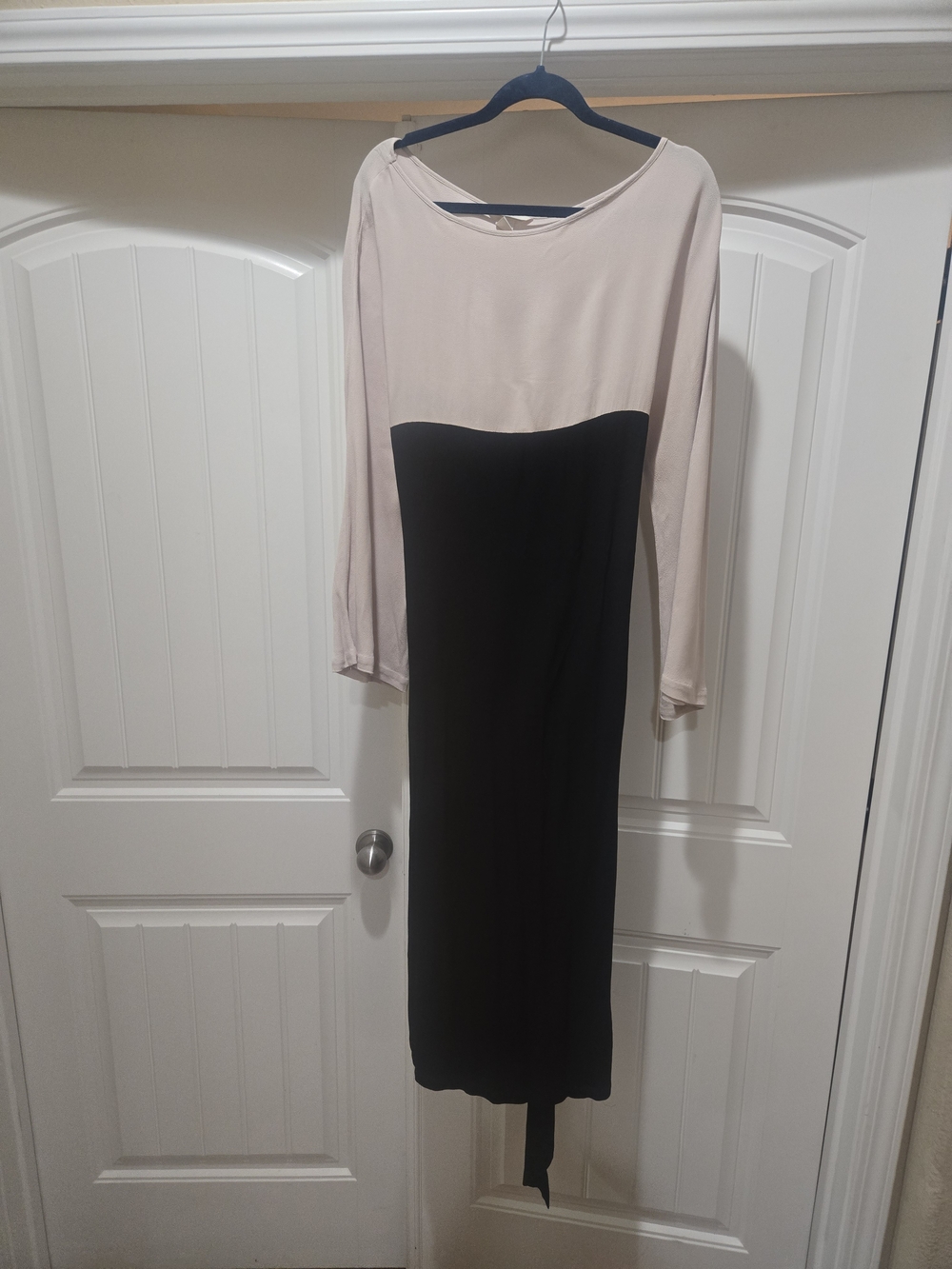 H&M Cream and Black Long Sleeve Colorblock Midi Dress Size 12 Good Condition